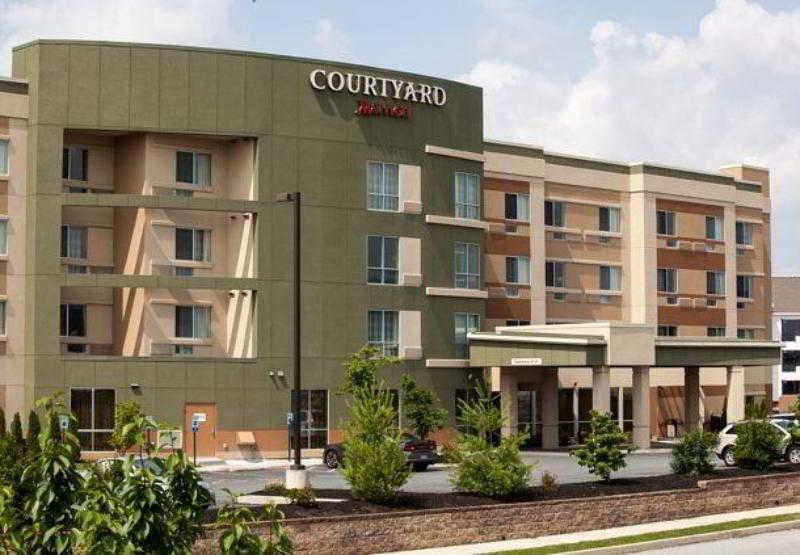 Готель Courtyard By Marriott Йорк Екстер'єр фото