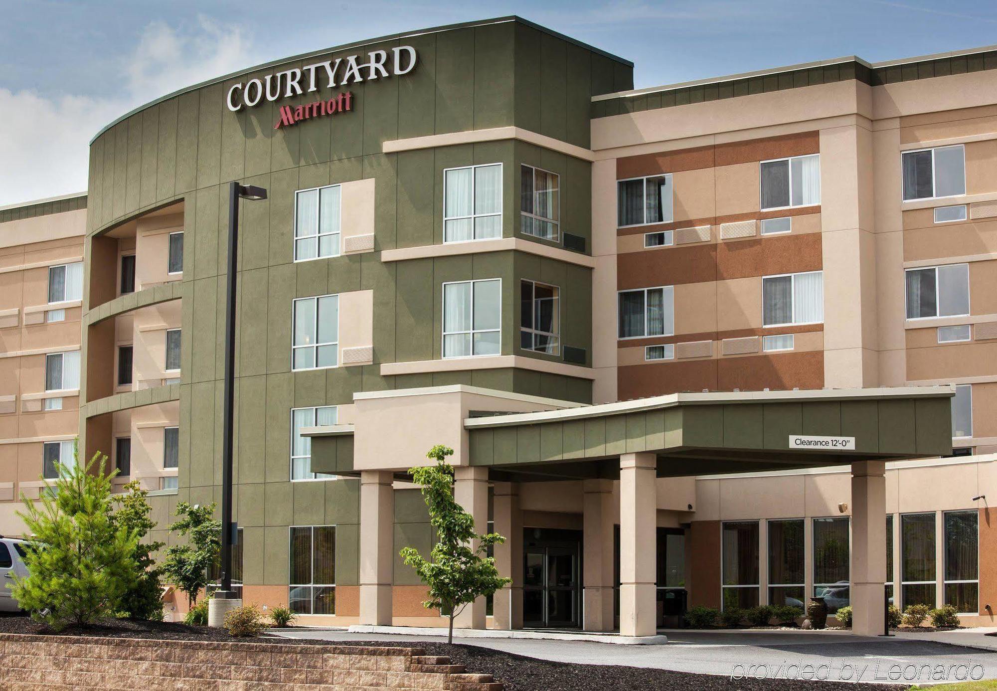 Готель Courtyard By Marriott Йорк Екстер'єр фото